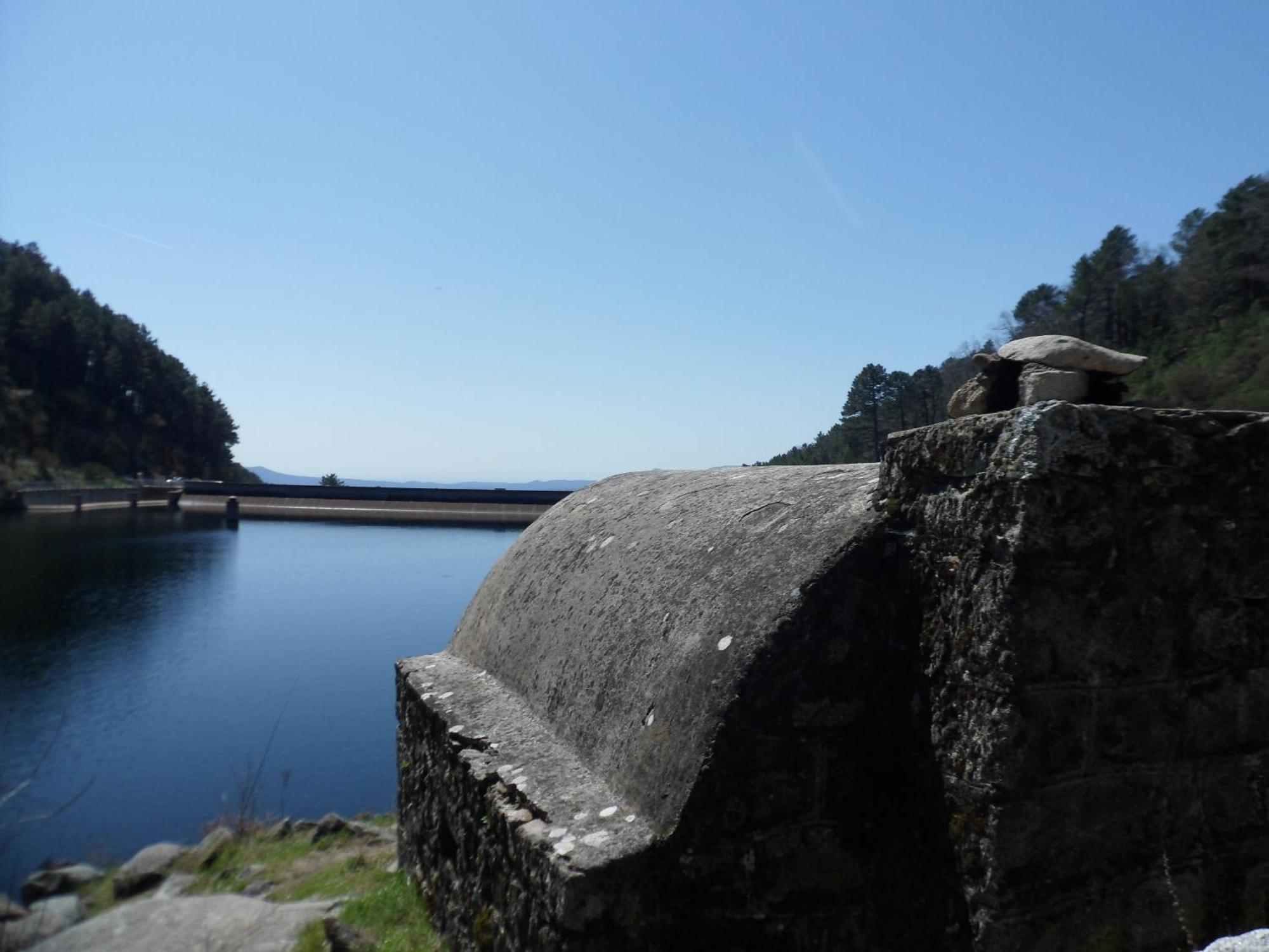 Amatalasvinas Piedralaves Luaran gambar